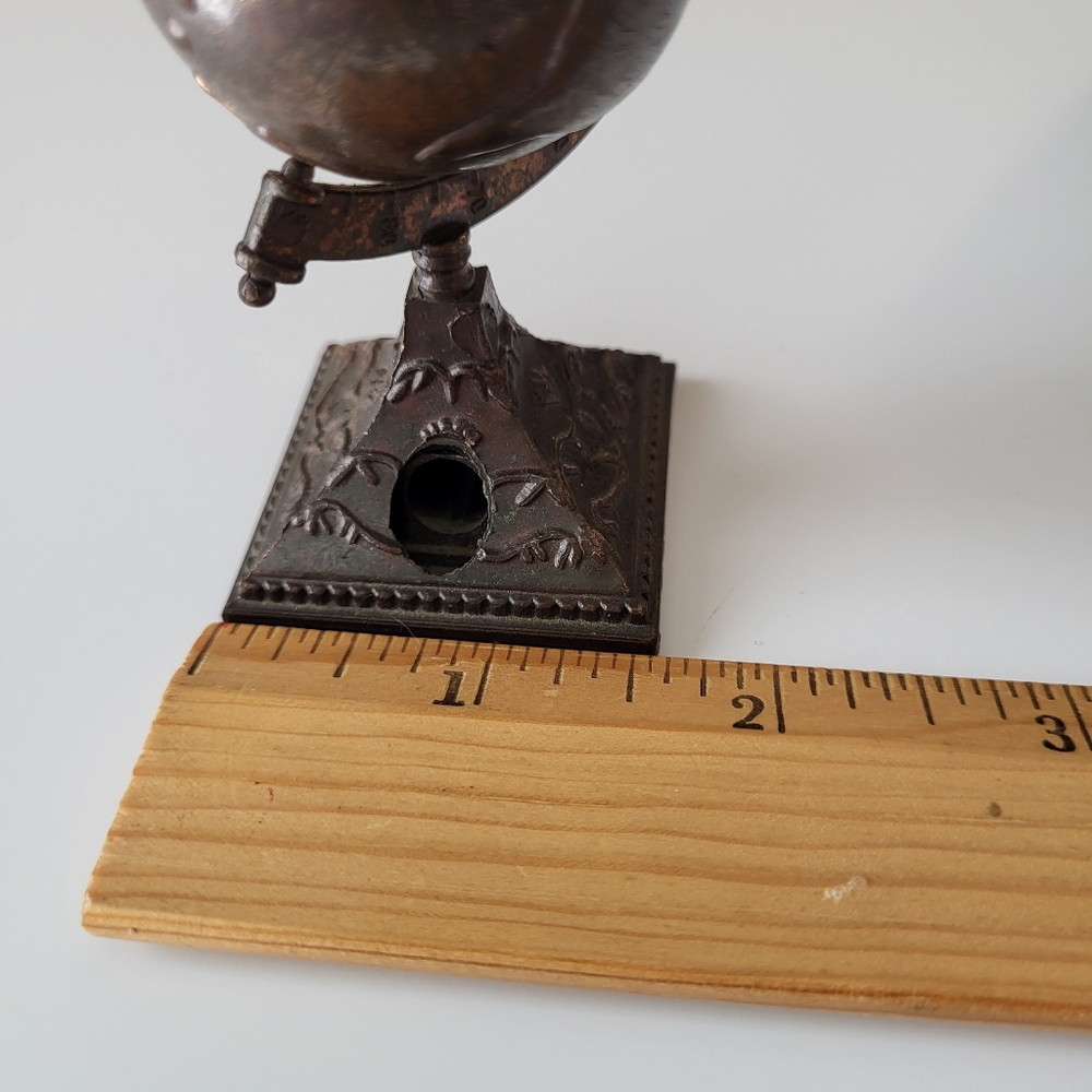 Vintage Hong Kong Die Cast Metal Miniature Globe Pencil Sharpener - Picture 15 of 16